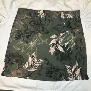 J.Jill Fit Floral Athletic Skort Green Pink Skirt Built In Shorts Size M